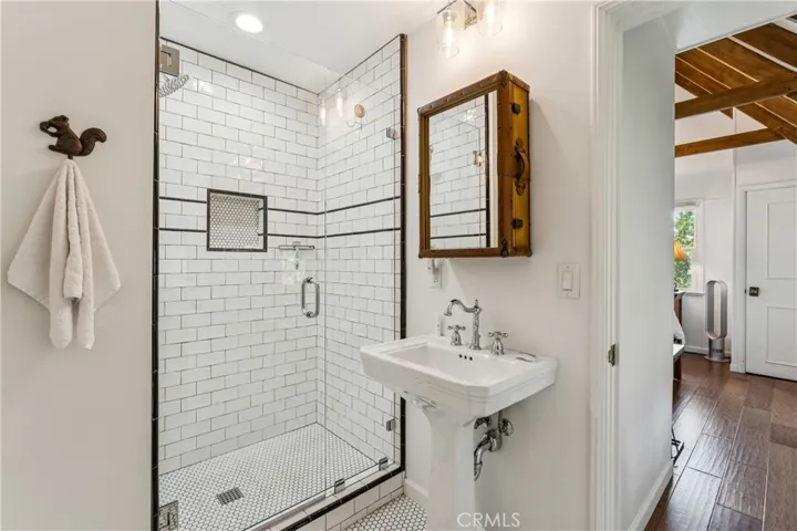 J & J Bathroom upstairs