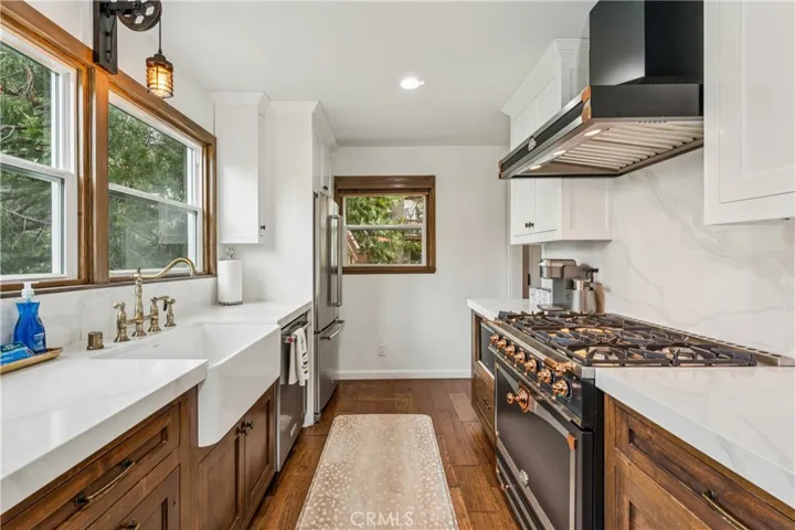 Amazing La Cornue range and hood