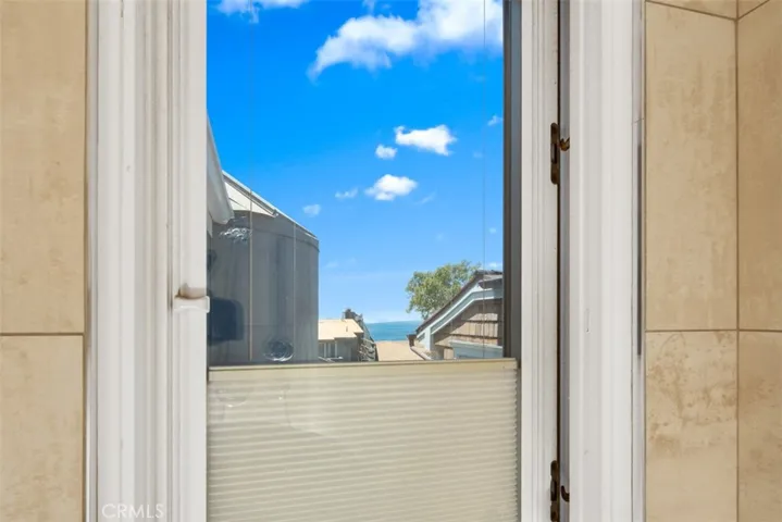 Peek- a book Ocean View  from Shower.