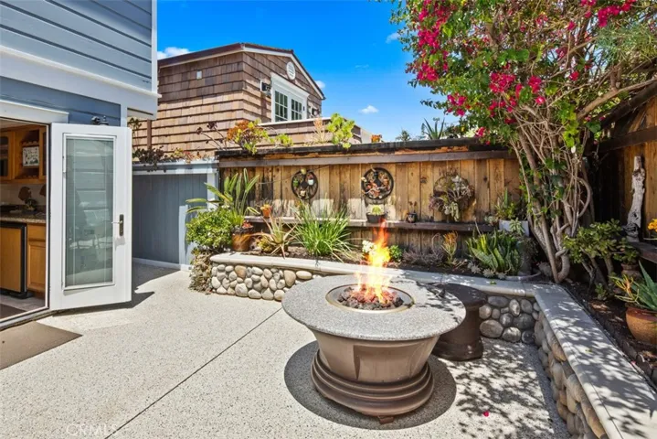 181 Sunset Terrace, Laguna Beach, California 92651
