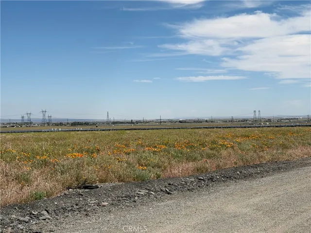 Flat usable land with wide open space