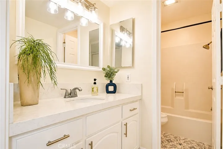 bathroom with modern finishes