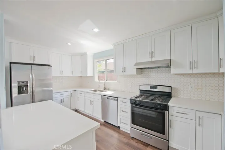 7429 Kentland, West Hills, California 91307