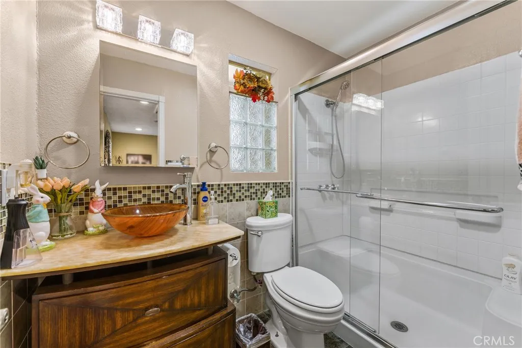 Full downstairs bathroom