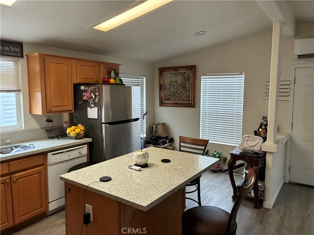 Kitchen/Dining area
