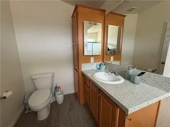 Master Bedroom's Bathroom