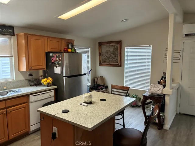 Kitchen/Dining area