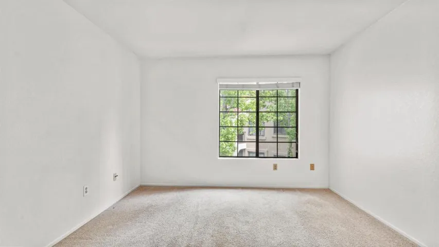 10684 Dabney Drive 106, San Diego, California 92126