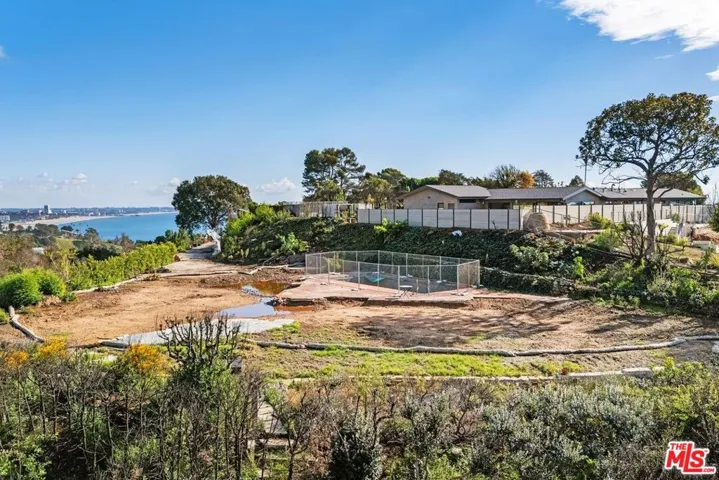 320 Bellino Drive, Pacific Palisades, California 90272