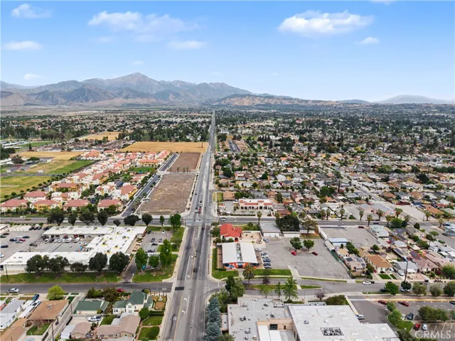 215 W Lugonia Ave, Redlands, California 92374