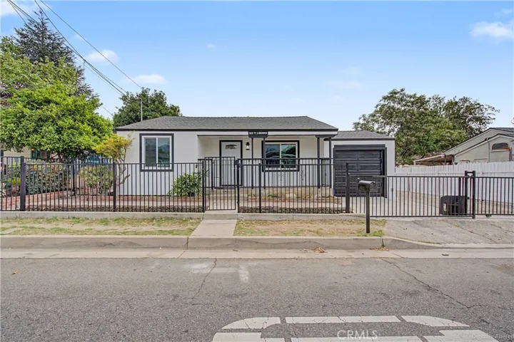 215 W Lugonia Ave, Redlands, California 92374