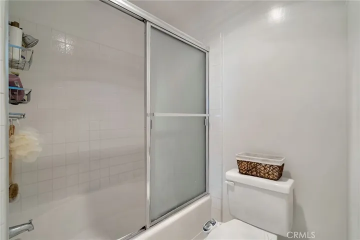 Primary bathroom with tub/shower and bidet
