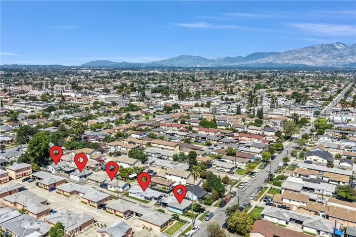 5 units (2 parcels) will be sold together.