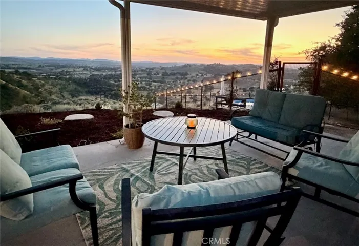 5530 El Pharo, Paso Robles, California 93446