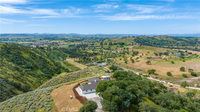 5530 El Pharo, Paso Robles, California 93446