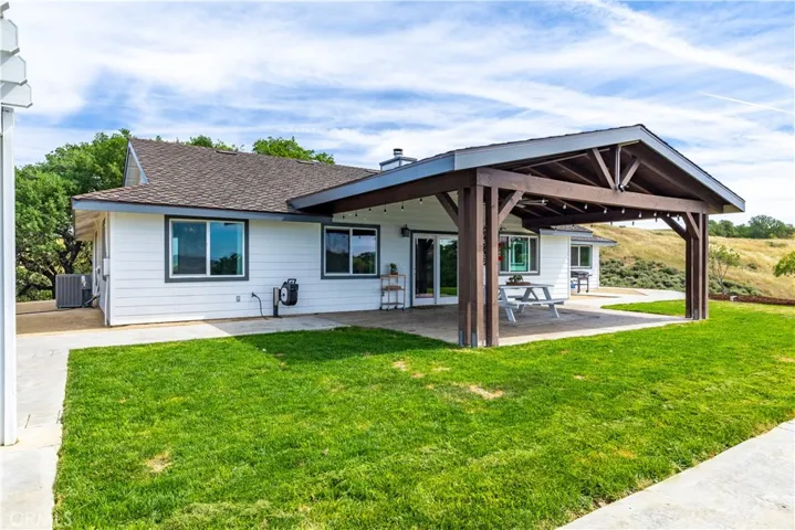 5530 El Pharo, Paso Robles, California 93446