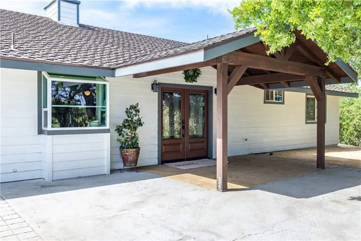 5530 El Pharo, Paso Robles, California 93446