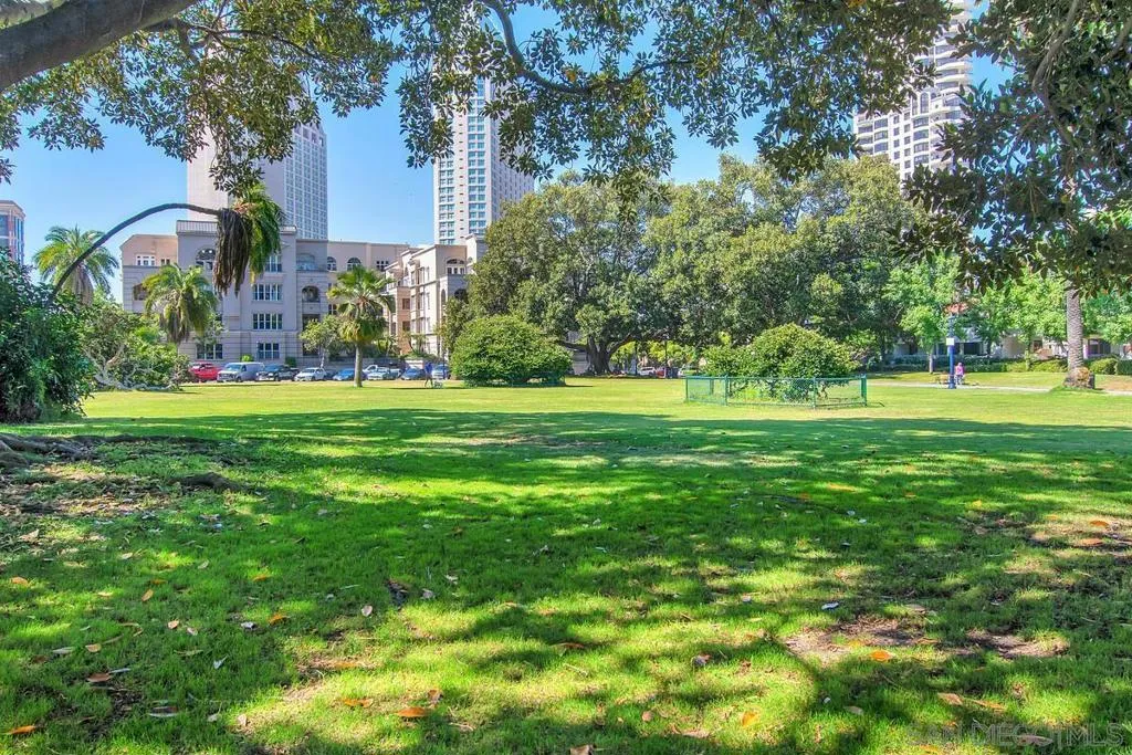 Pantoja Park is adjacent to Marina Park. Enjoy walking your dog or strolling through the lush green park.