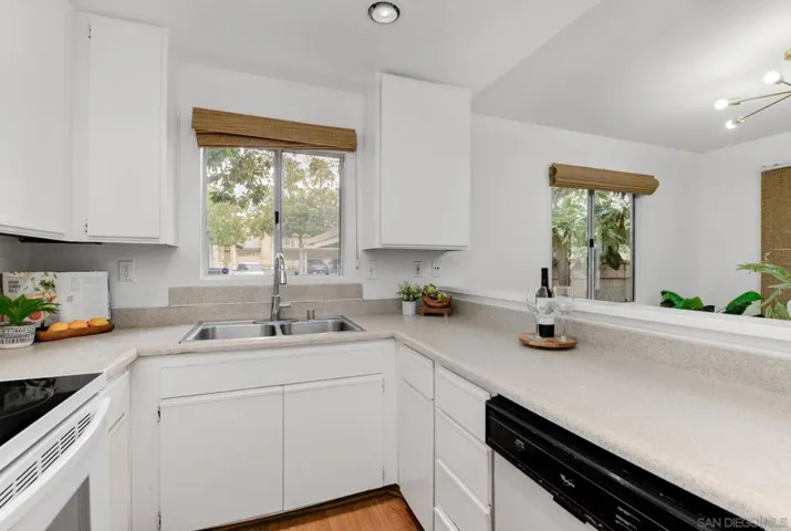 11325 Avenida De Los Lobos A, San Diego, California 92127
