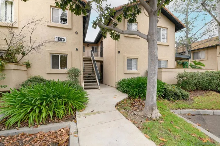 11325 Avenida De Los Lobos A, San Diego, California 92127