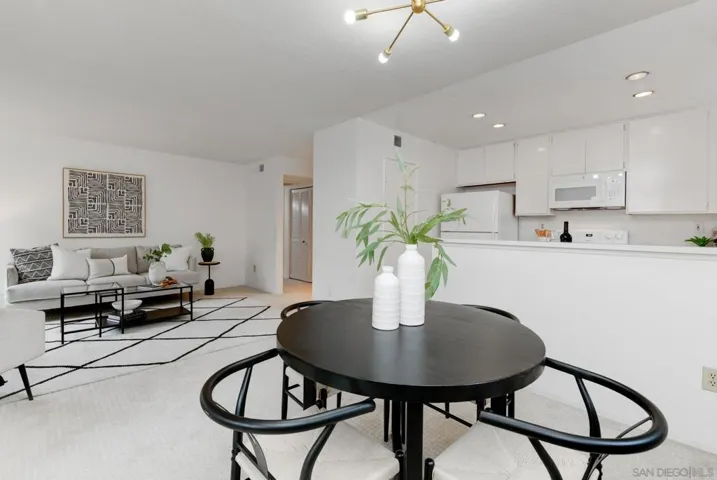 11325 Avenida De Los Lobos A, San Diego, California 92127