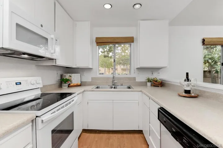 11325 Avenida De Los Lobos A, San Diego, California 92127