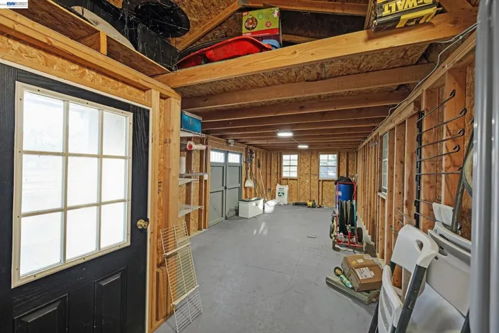 Aux Building 1