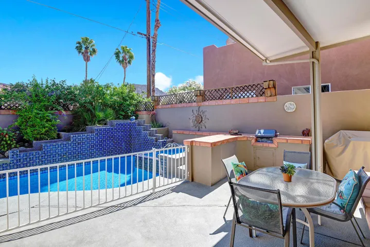 PATIO TABLE.jpg mls