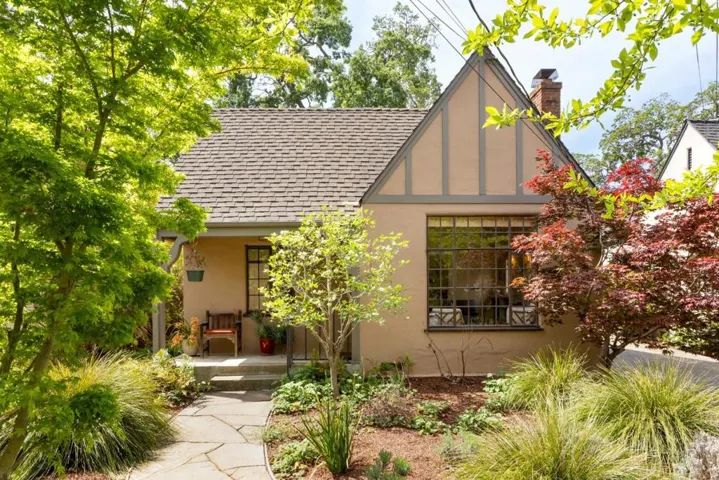 2110 Bowdoin Street, Palo Alto, California 94306