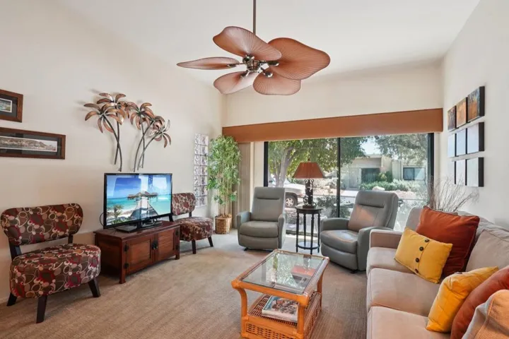 8-web-or-mls-Los Patos Dr-S1609-008