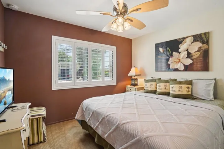 17-web-or-mls-Los Patos Dr-S1609-017