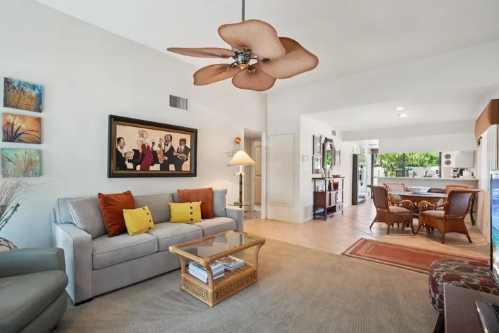 9-web-or-mls-Los Patos Dr-S1609-009