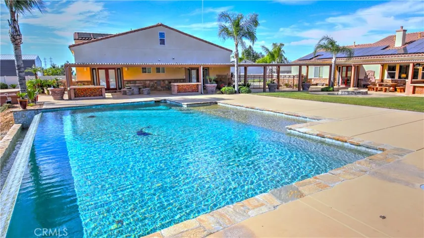 923 Union, Cherry Valley, California 92223