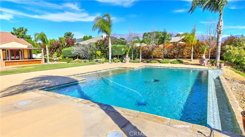 923 Union, Cherry Valley, California 92223