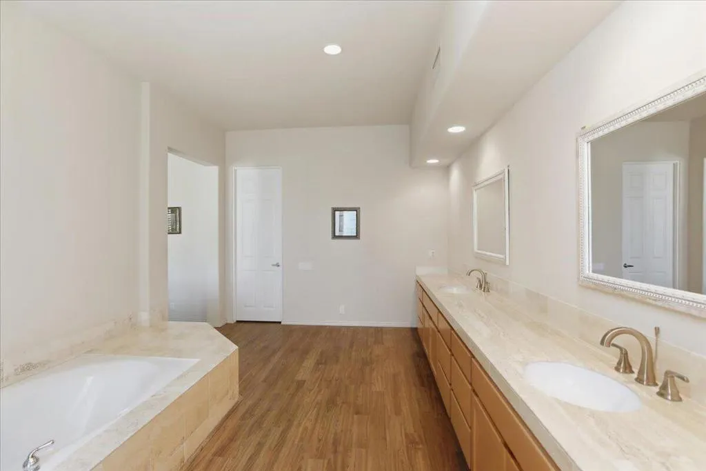 32-Primary Bathroom