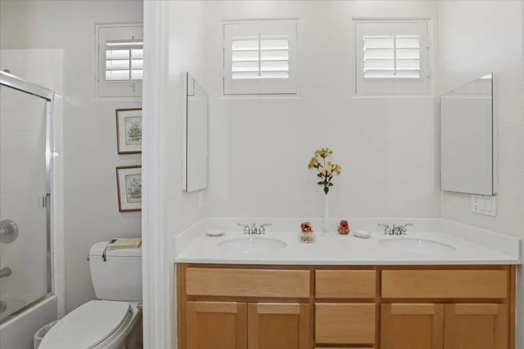 26-Bathroom