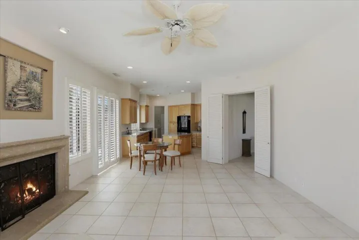 19-Family Room and Casual Dining