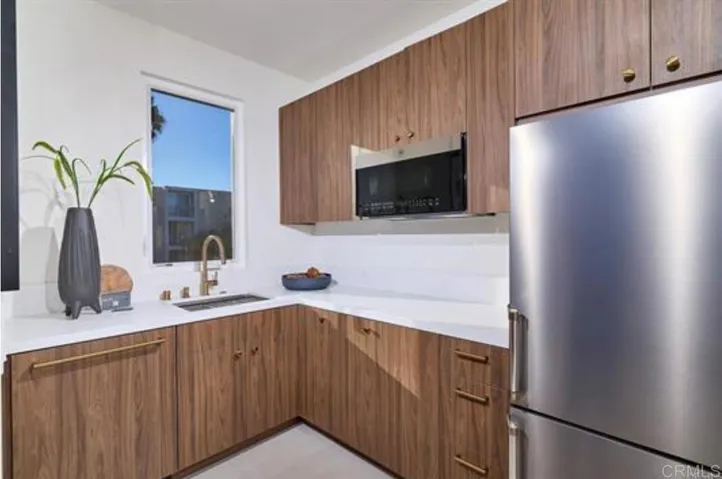 3905 Haines, San Diego, California 92109