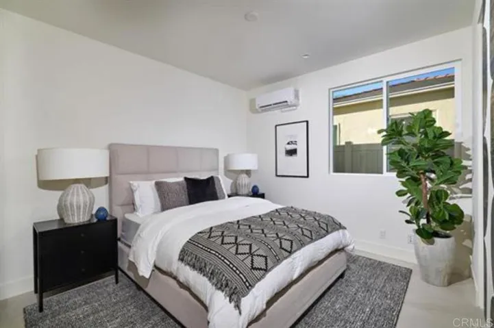 3905 Haines, San Diego, California 92109