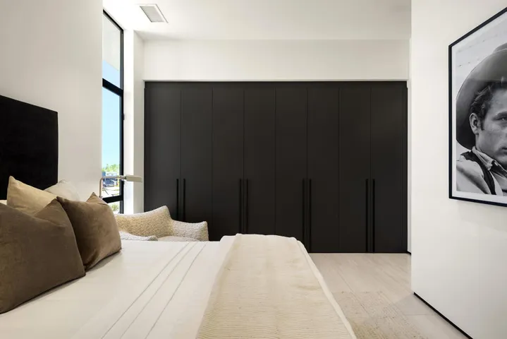 G Bed 210