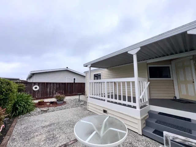 Easy maintenance yards.