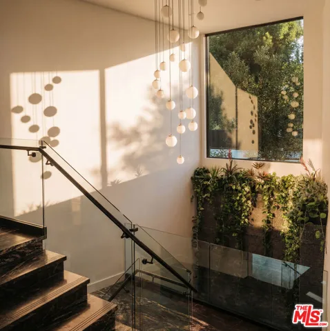 15834 High Knoll Road, Encino, California 91436