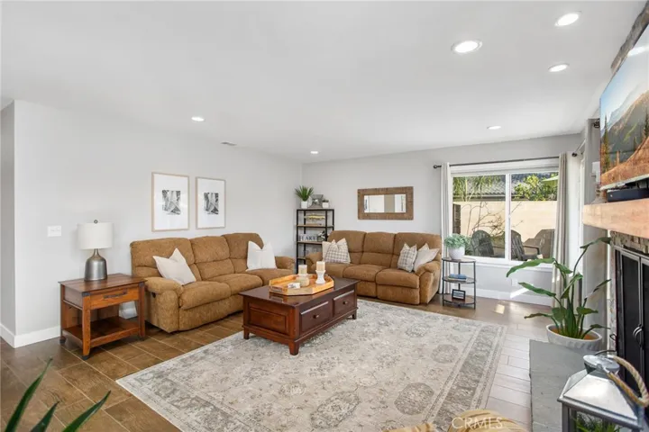 30249 Spray Drive, Canyon Lake, California 92587
