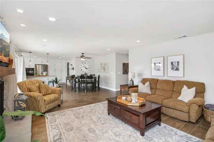 30249 Spray Drive, Canyon Lake, California 92587