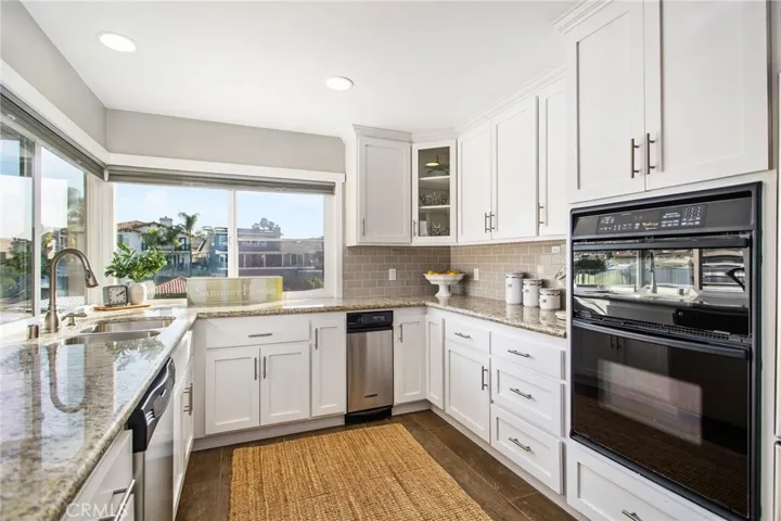 30249 Spray Drive, Canyon Lake, California 92587