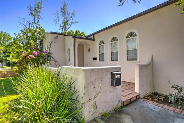 5709 Beck Avenue, North Hollywood, California 91601