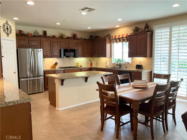 7123 Hidden Court, Highland, California 92346