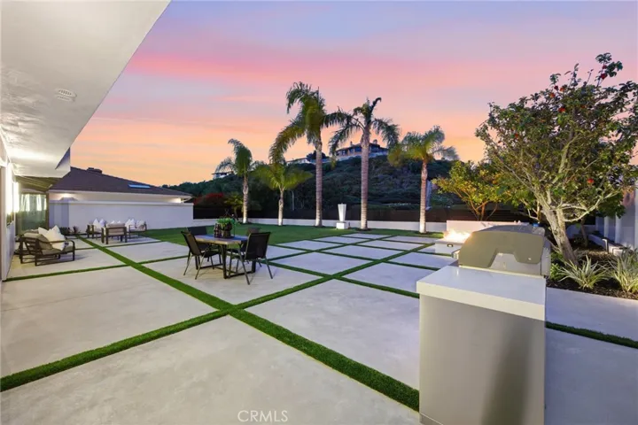 6 Monterey Circle, Corona Del Mar, California 92625