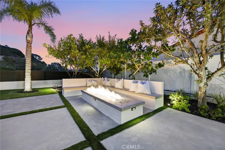 6 Monterey Circle, Corona Del Mar, California 92625