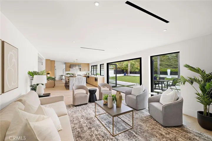 6 Monterey Circle, Corona Del Mar, California 92625